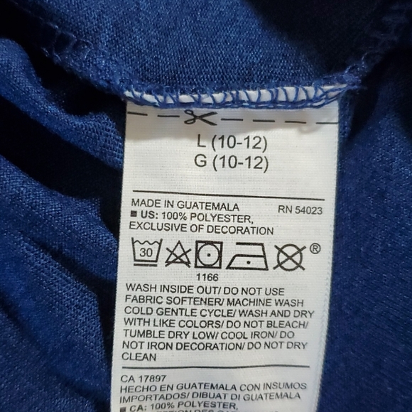 Old Navy Active Navy blue shirt with soccer print - Picture 6 of 6